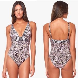 Sanctuary Swimsuit Pretty Exotic Mio Plunge Size Small NWT Pink Animal Print